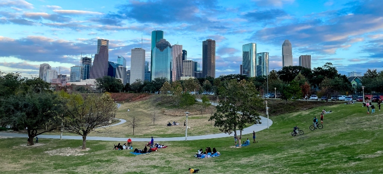 a view of Houston, one of the most popular Texas cities for US veterans